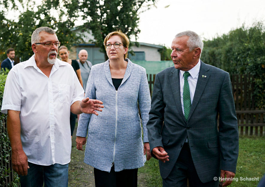 Bundesbauministerin Klara Geywitz bei den Leipziger Kleingärtnern