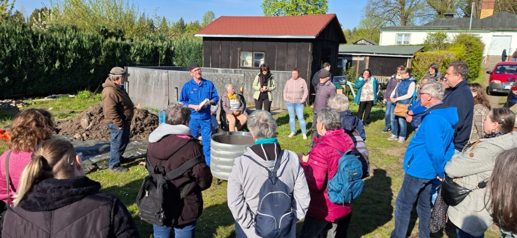 Kon-Tiki Schulung für Pflanzenkohle Kleingärtner